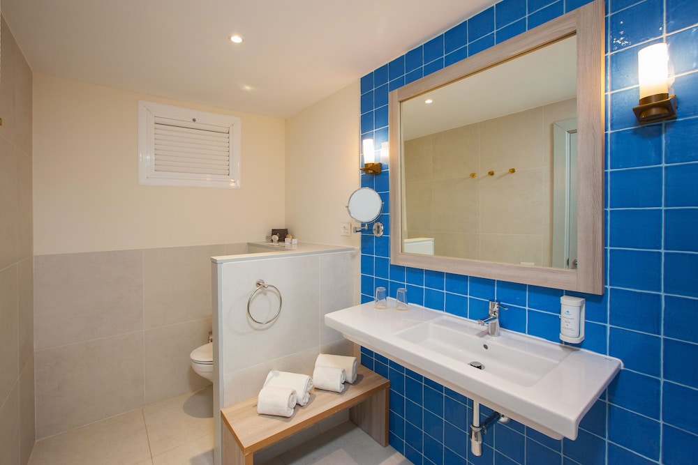Deluxe Double Room, Balcony, Sea View (Unique) - Photo 3