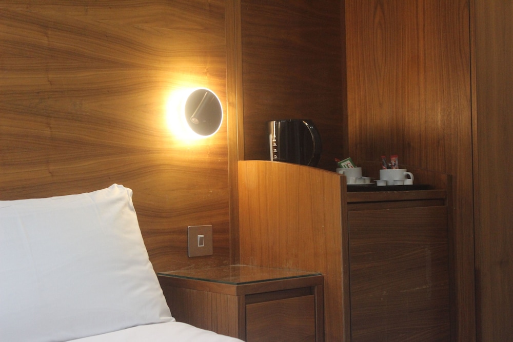Premium Twin Room, Ensuite photo 3