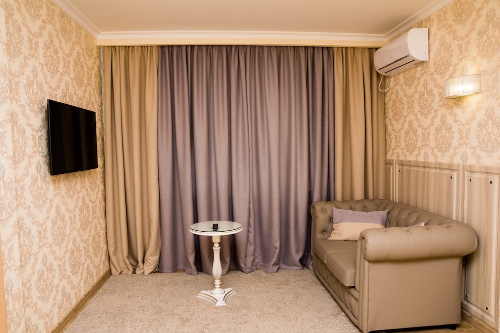 Business Suite photo 3