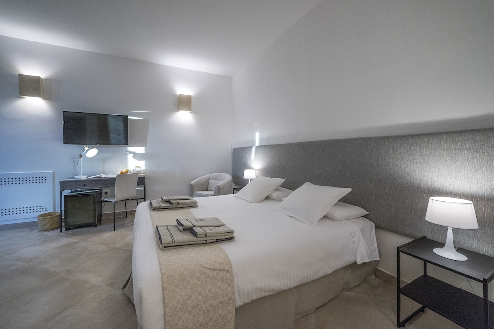 Deluxe Twin Room, 3 Twin Beds photo 2