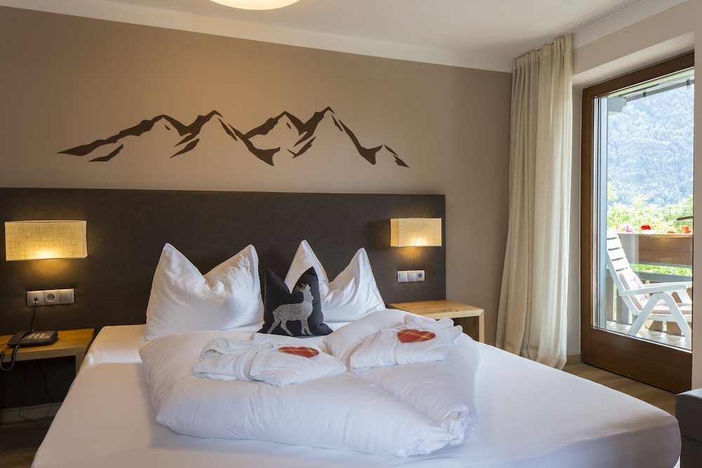 Basic Double Room, Balcony photo 1