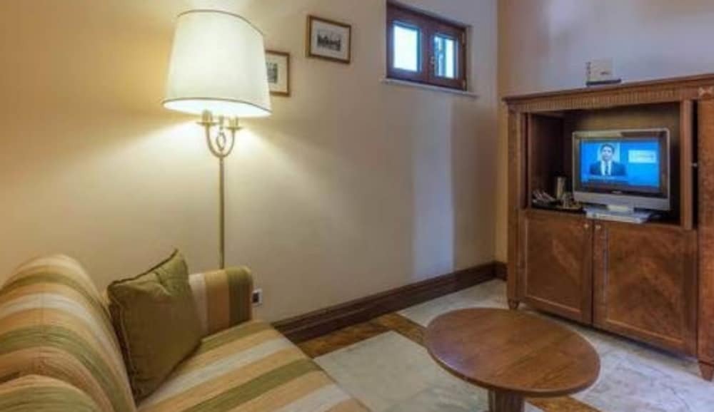 Junior Suite, Balcony, City View