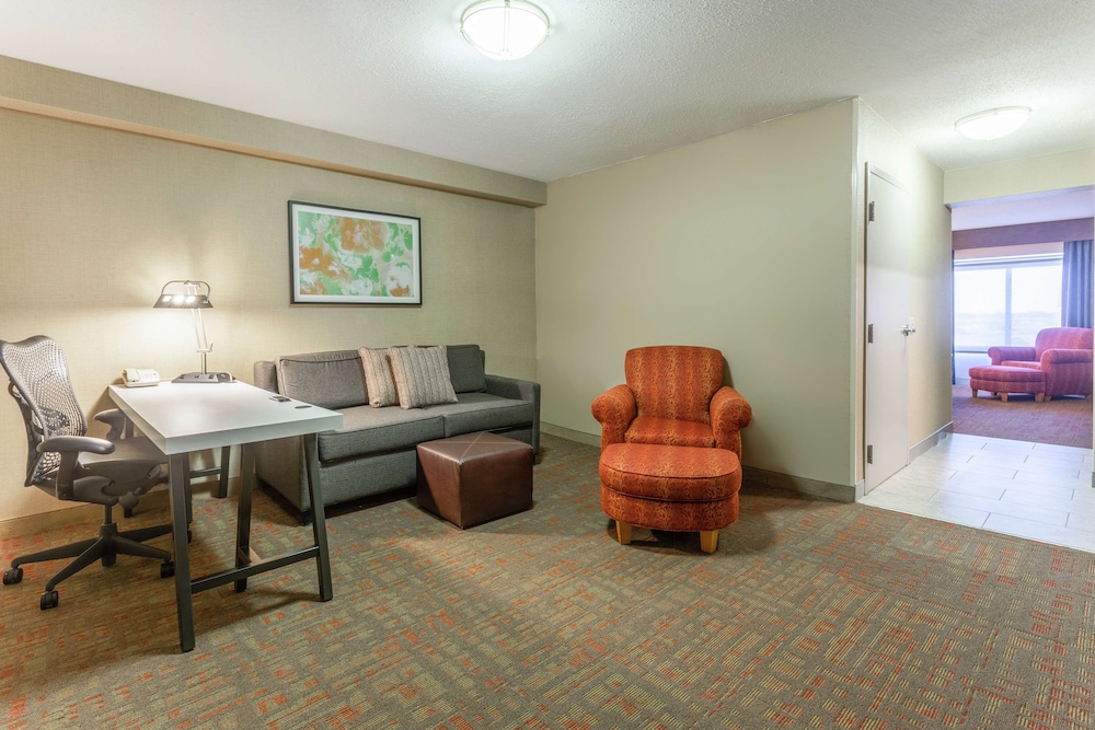 Suite, 1 Bedroom, Accessible (Roll-In Shower) - Photo 1
