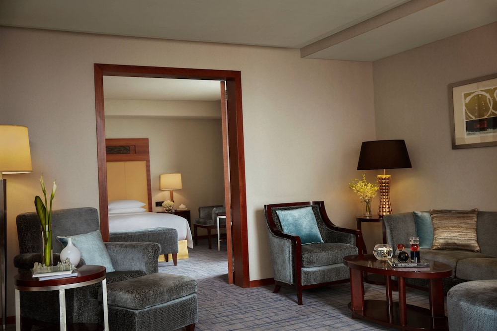 Suite, 1 King Bed, City View - Photo 1