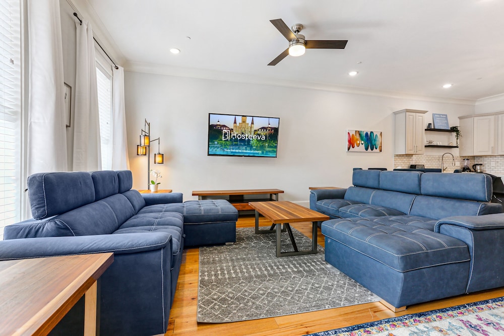 Superior Condo, 5 Bedrooms