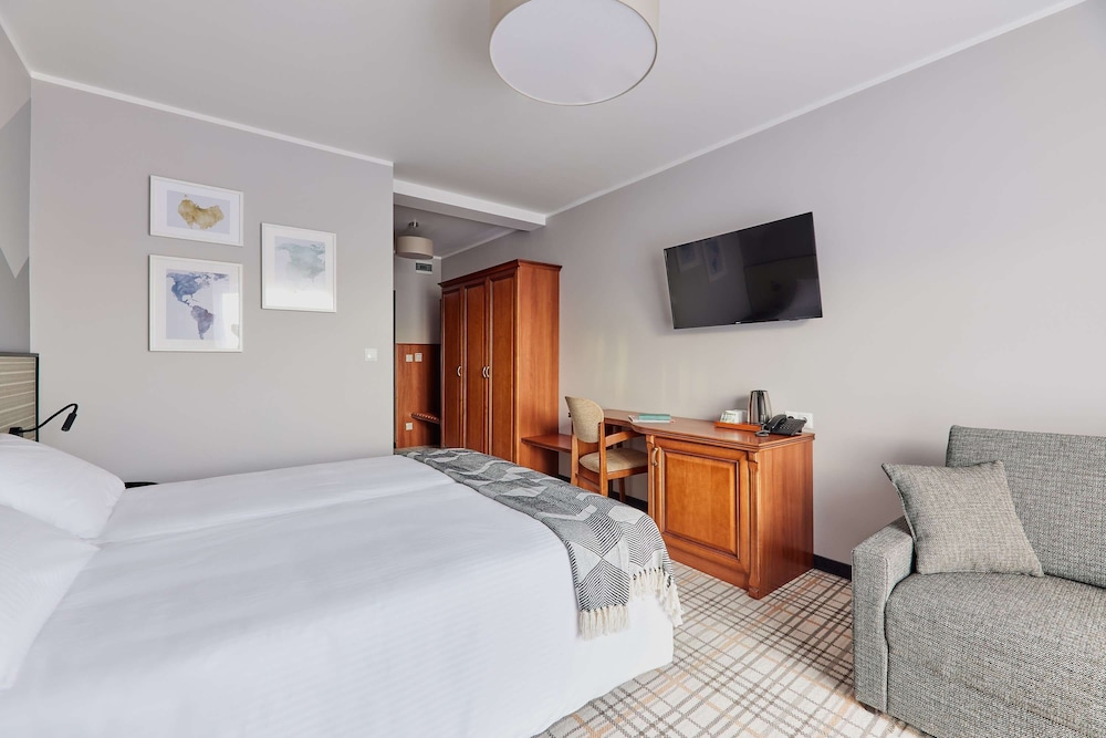 Superior Room, 1 Queen Bed with Sofa bed photo 2
