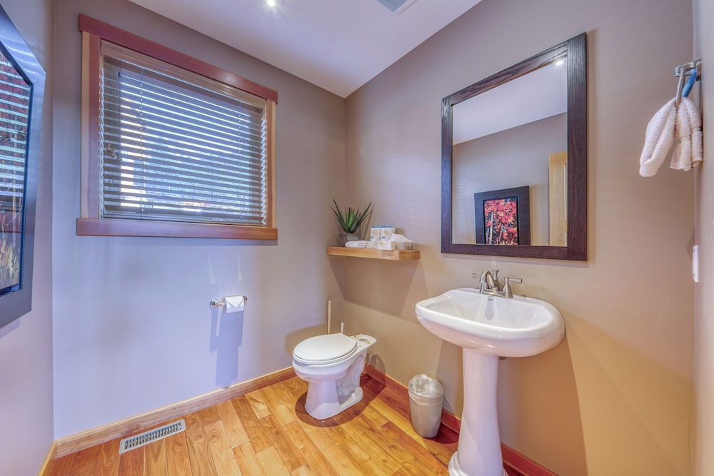 Deluxe Townhome photo 3