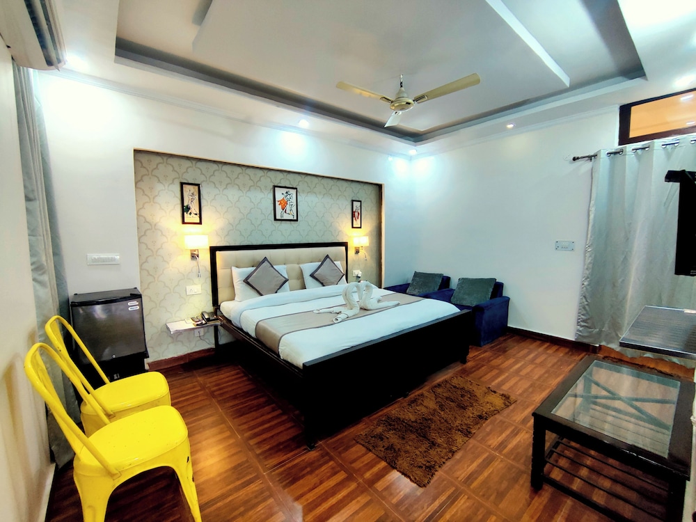 Premium Double Room, City View