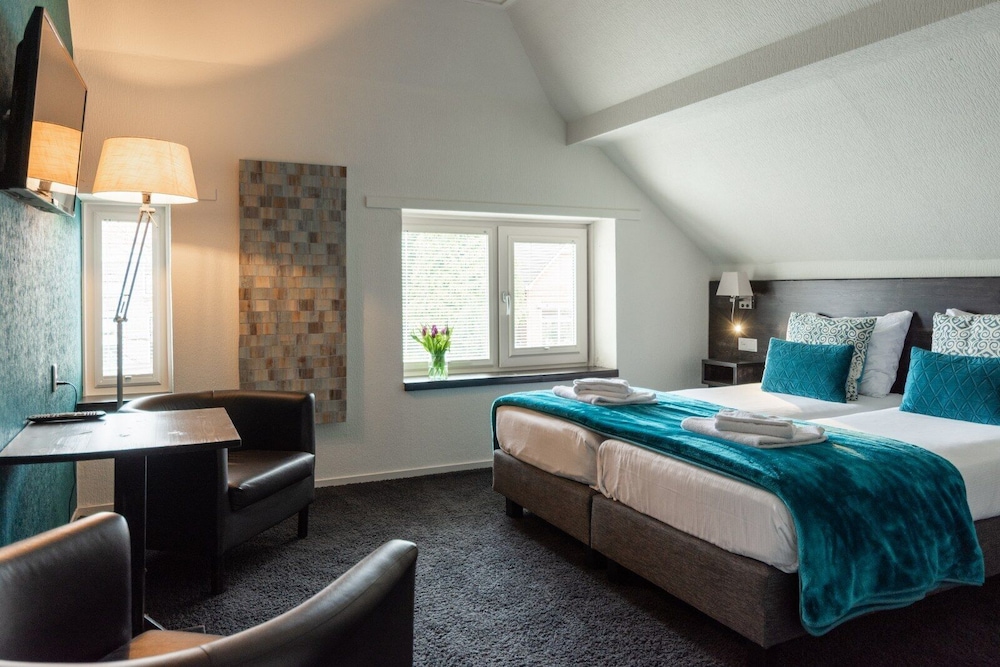 Deluxe Twin Room photo 3