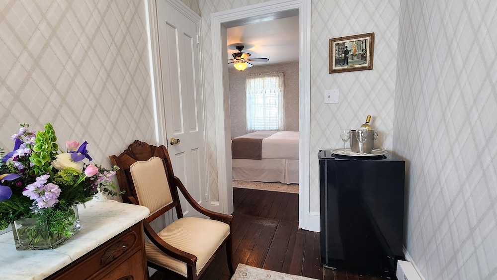 Room, Private Bathroom (Decatur Room) photo 3