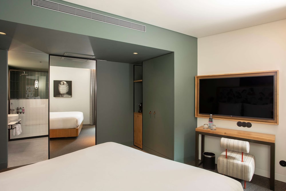 Room, 1 King Bed, Accessible - Photo 1