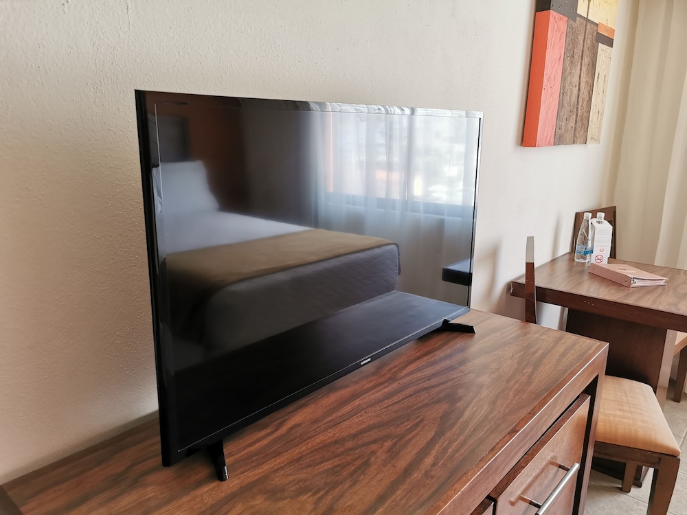 Standard Room, Partial Ocean View - Photo 3
