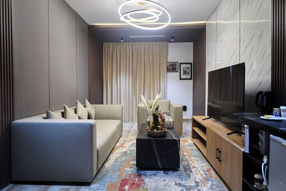 Superior Suite, 1 Bedroom, Non Smoking, Ensuite photo 2
