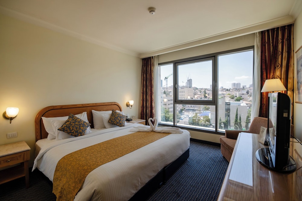 Deluxe Suite - Photo 3