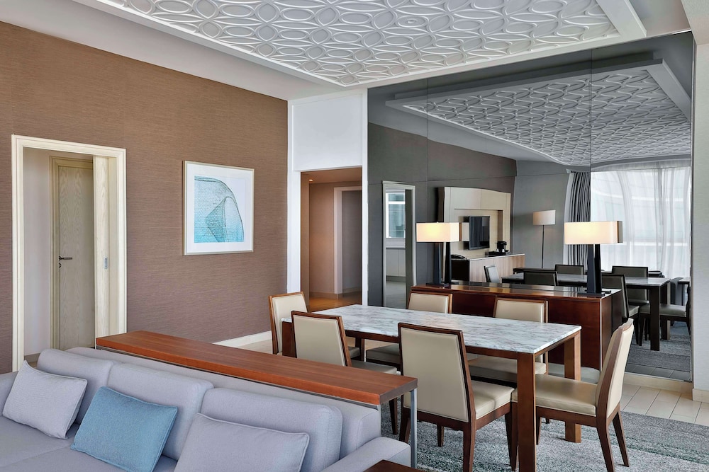 3 Bedroom Suite with Kitchen - Panoramic Sea View thumbnail 6
