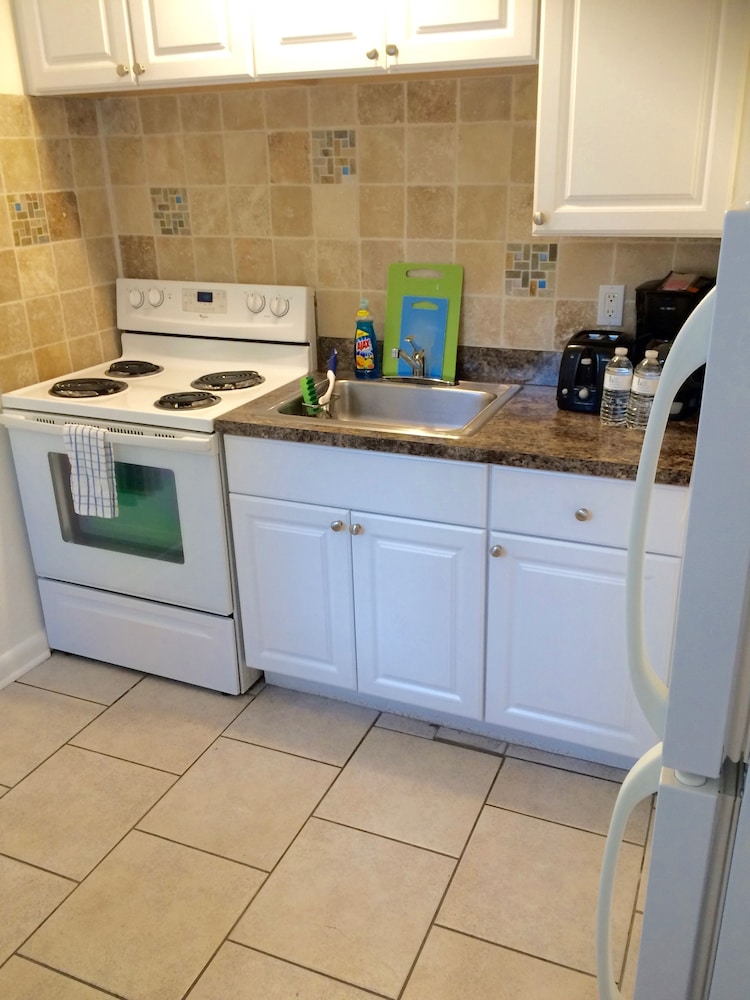 Superior Two Queen Bed Studio w/ Kitchen photo 2