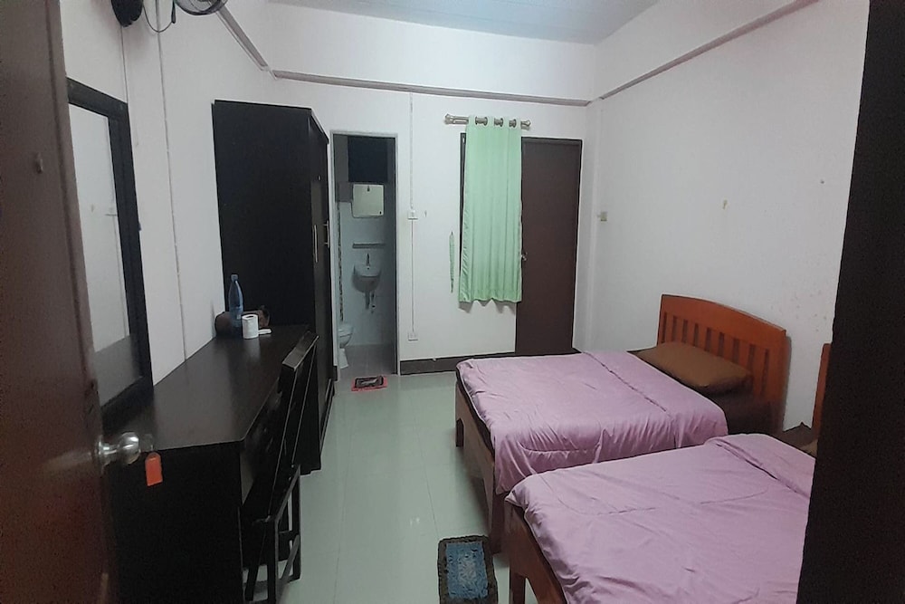 Basic Twin Room