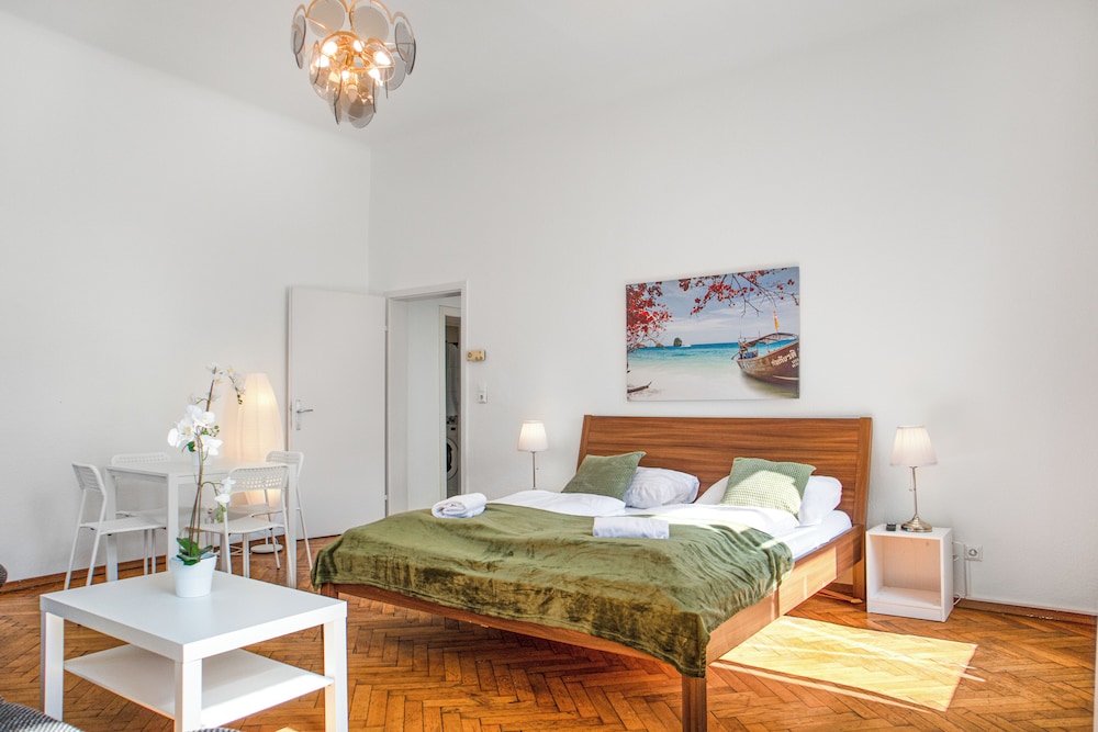 Basic Apartment