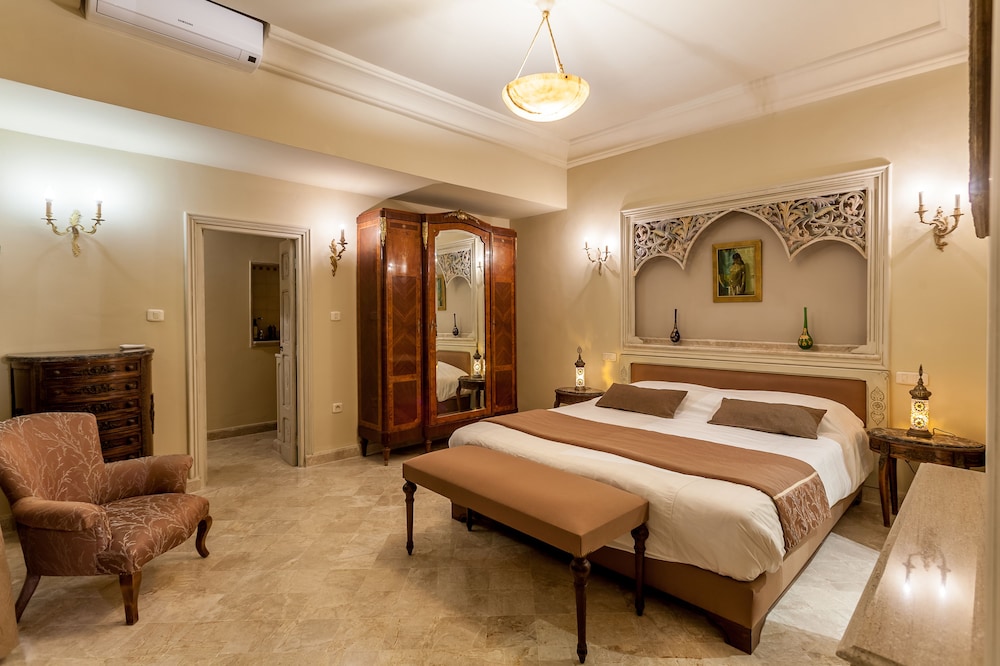 Double Room (Carthage)