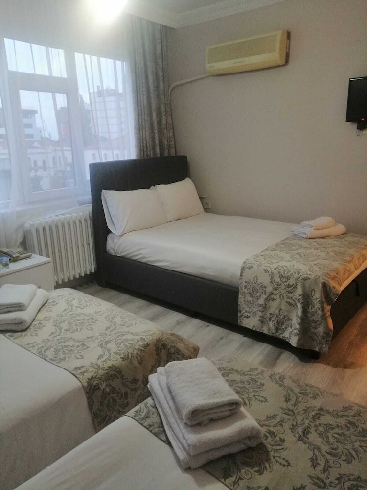 Family Triple Room, City View photo 3