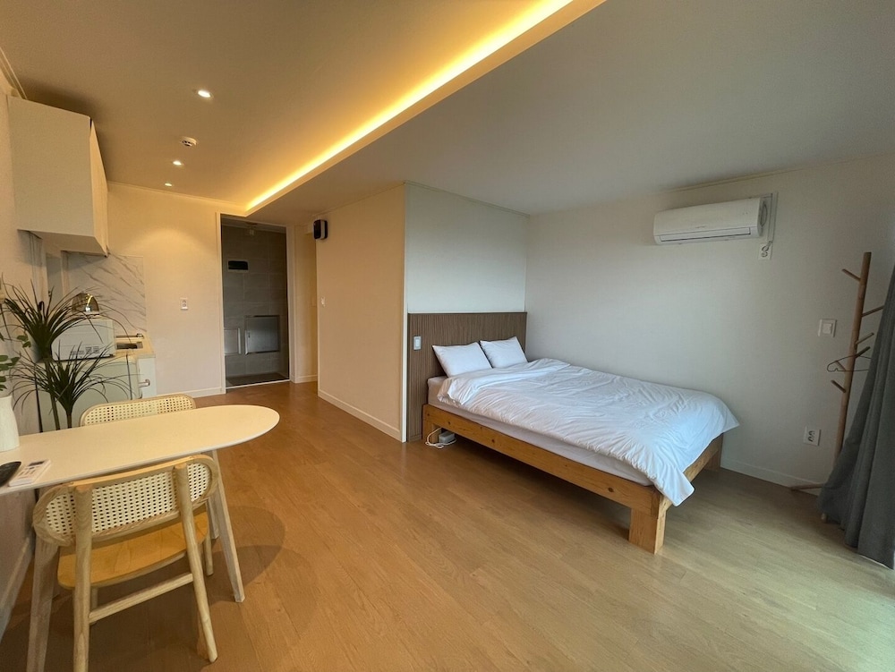 Standard Suite, Balcony, Beach View