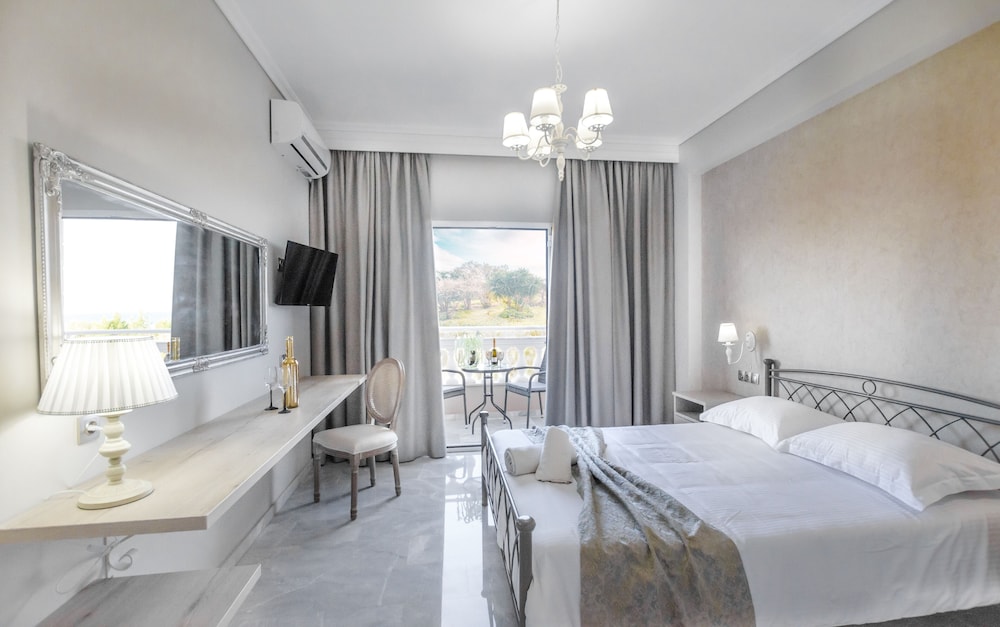 Deluxe Double Room, Garden View
