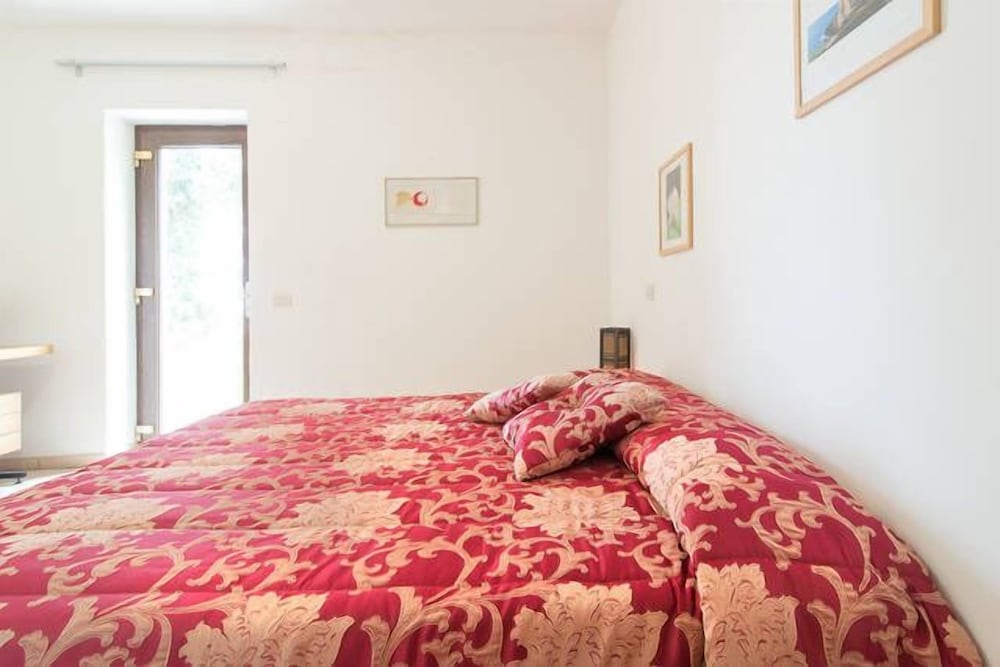 Basic Studio (Grecale) photo 2
