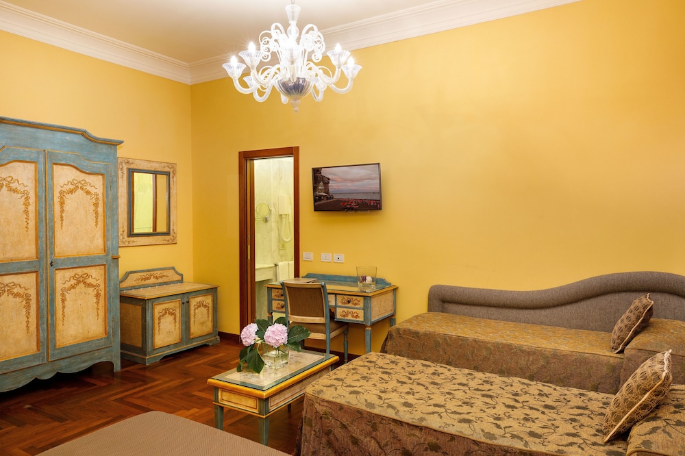 Superior Quadruple Room - Photo 1