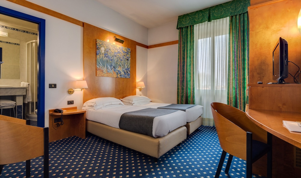Economy Double Room photo 1