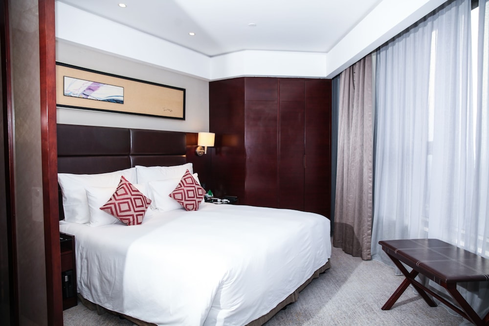 Superior Room, 1 King Bed, Non Smoking photo 1
