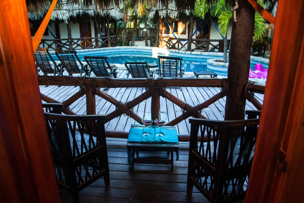 Bungalow, 2 Double Beds, Pool View - Photo 13