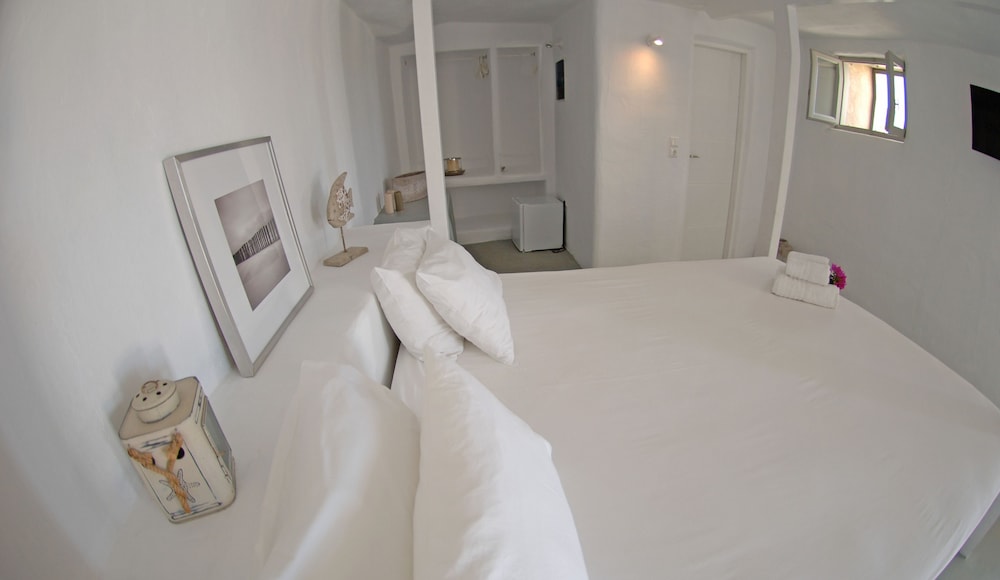 Standard Room, Partial Sea View