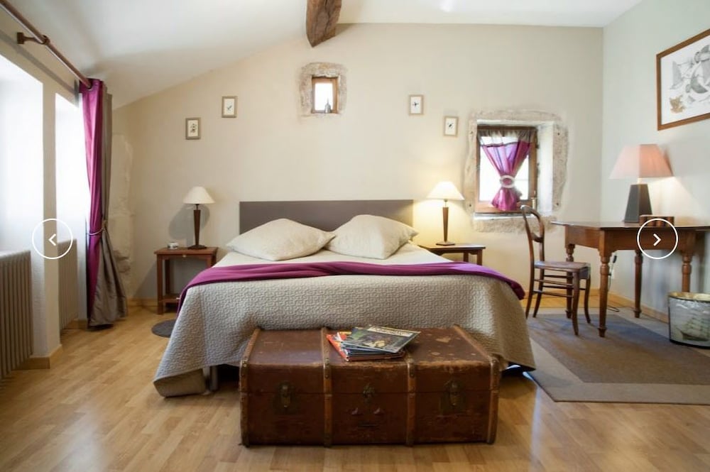 Standard Double Room, 1 Queen Bed (Cousin Julien)