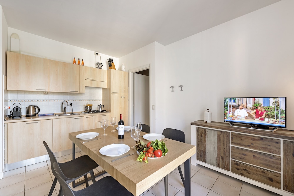 Standard Apartment, 2 Bedrooms, Beachside (Porto Letizia Tchaikovsky 5)