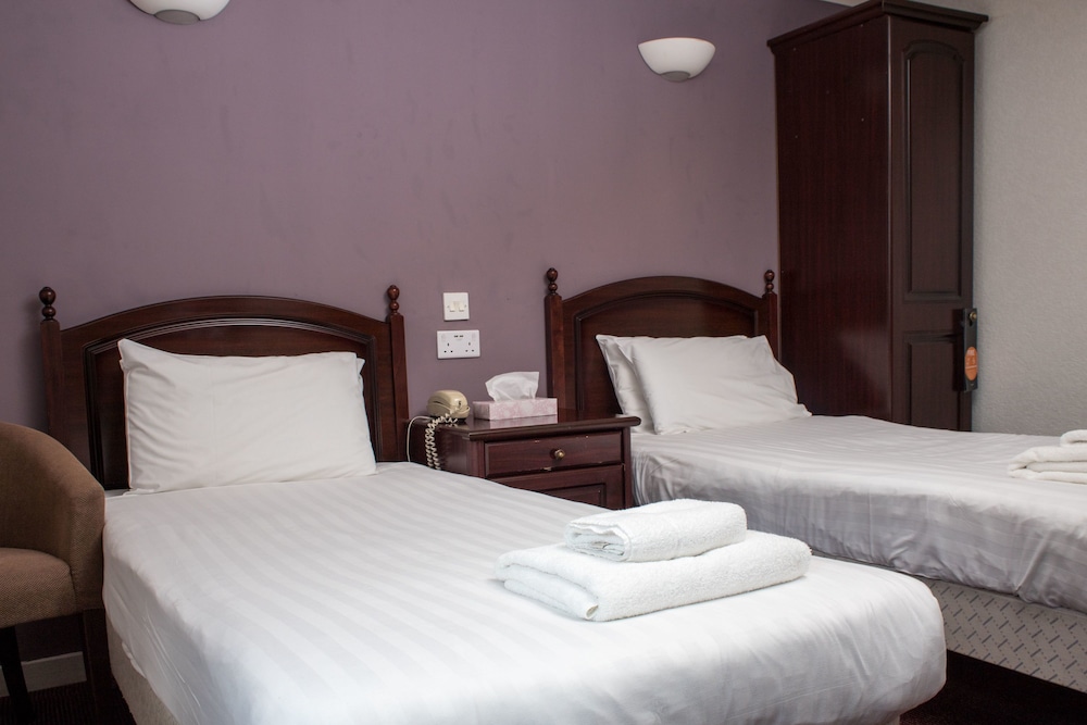 Twin Room - Photo 1