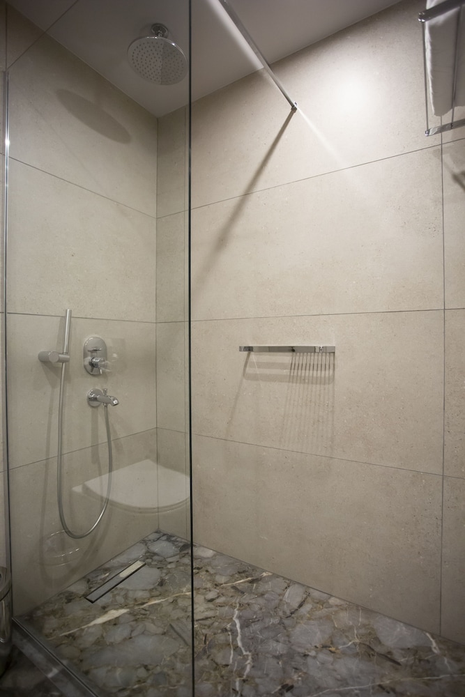 Deluxe Double Room - Photo 7