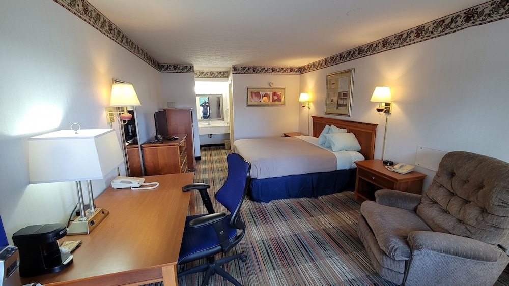 Classic Room, 1 King Bed, Non Smoking photo 1