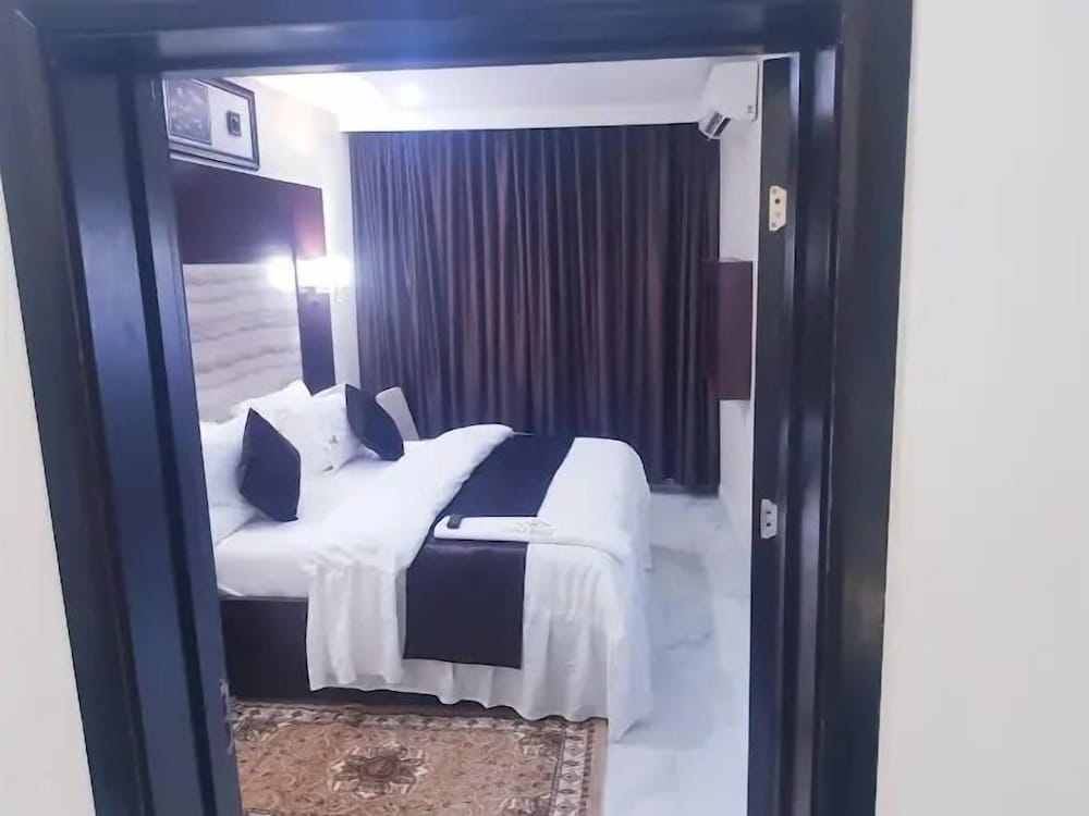 Junior Room, Balcony, City View