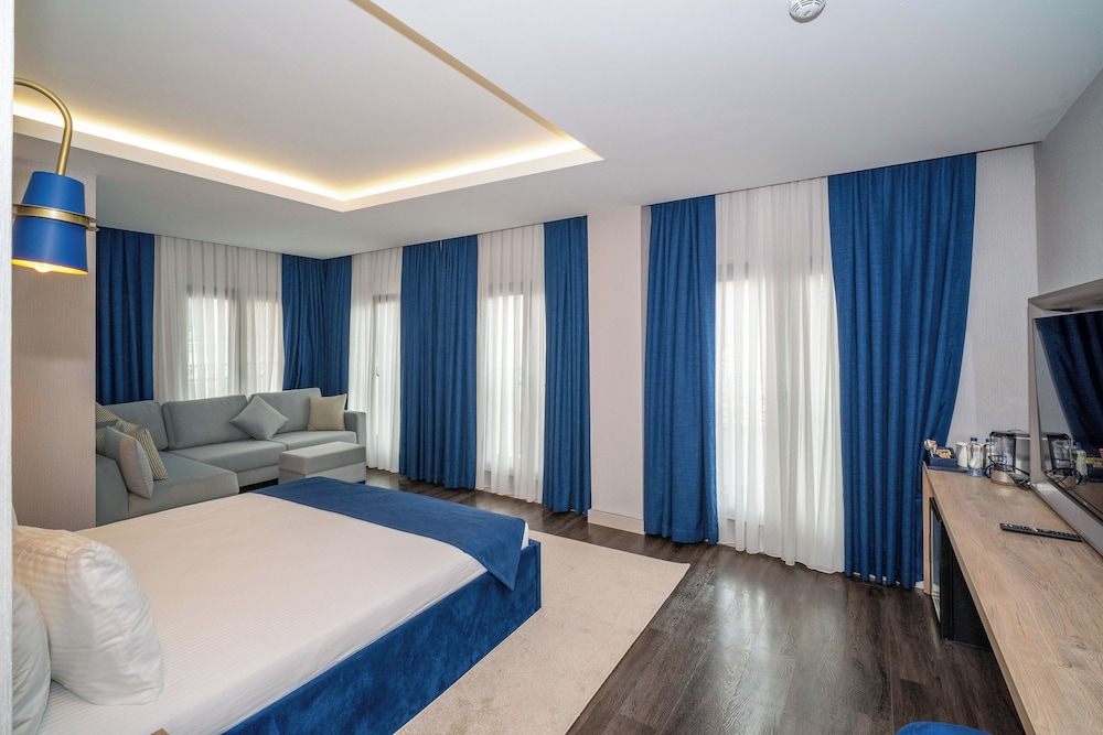 Signature Room photo 1