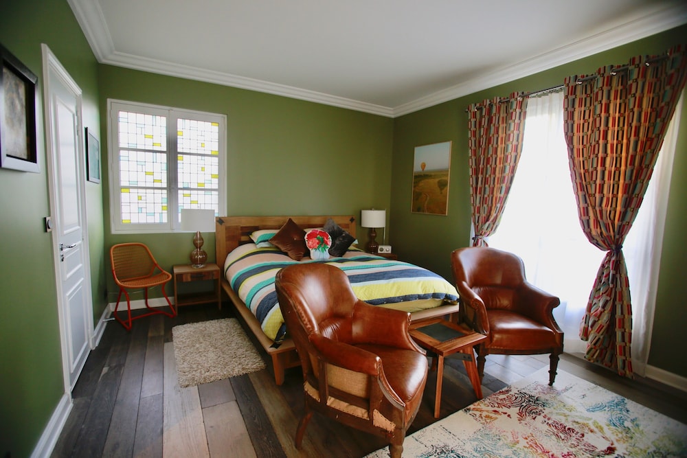 Luxury Room, 1 King Bed, Garden View, Courtyard Area photo 1