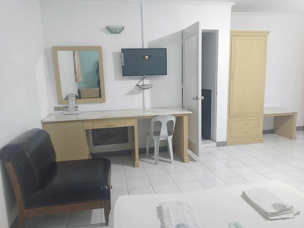 Quadruple Room - Photo 2