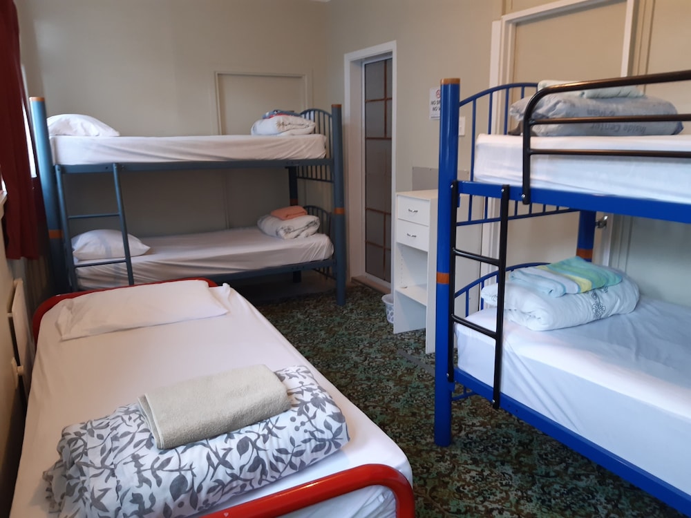 Shared Dormitory (10 Person, Mixed) photo 3