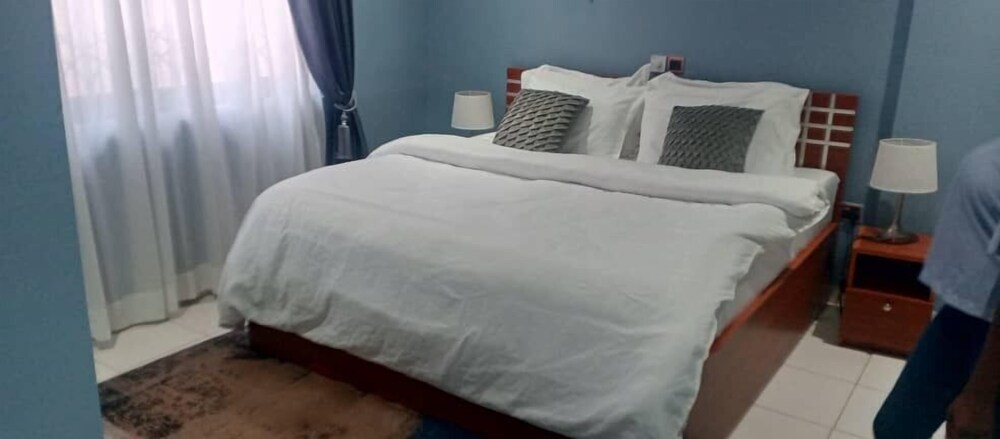 Apartment, 3 Bedrooms, Air conditioning photo 2