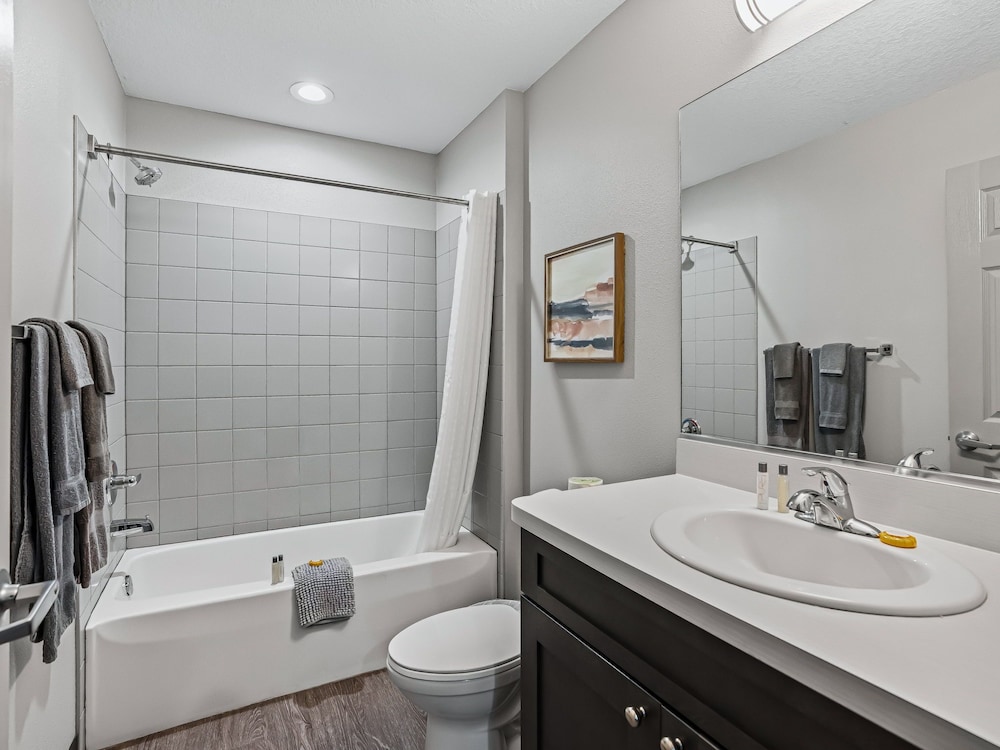2 Queen Beds, 1-Bedroom Suite, Living Room, Non-Smoking - Photo 21
