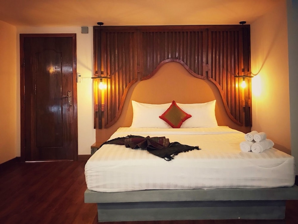 Deluxe Double Room, 1 King Bed photo 2
