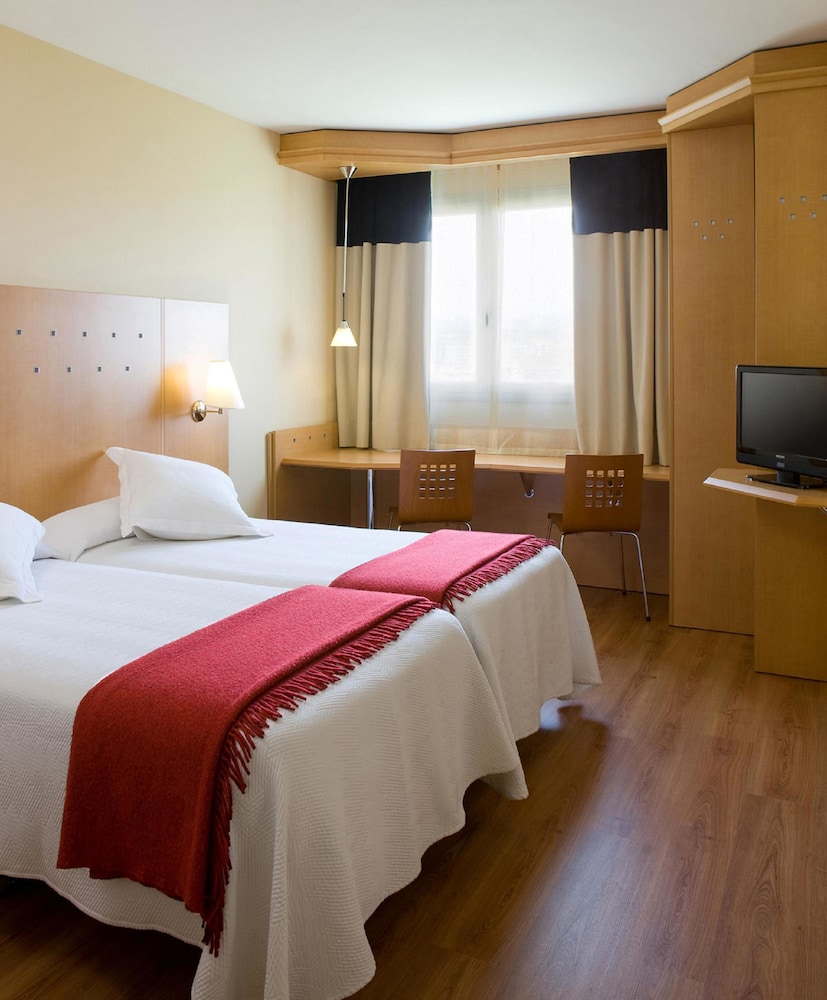 Standard Room, 2 Twin Beds photo 2