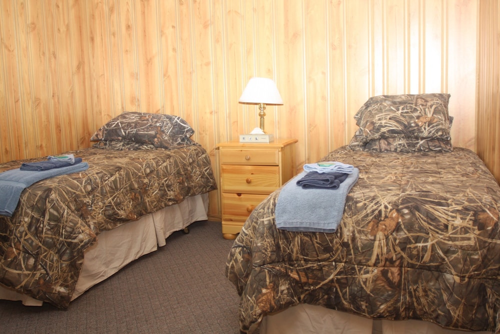 Superior Cabin, 4 Bedrooms, River View photo 1