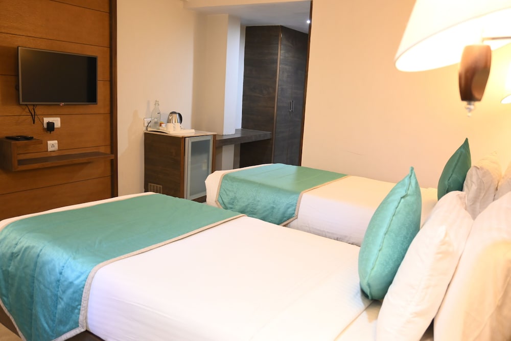 Deluxe Double or Twin Room, City View