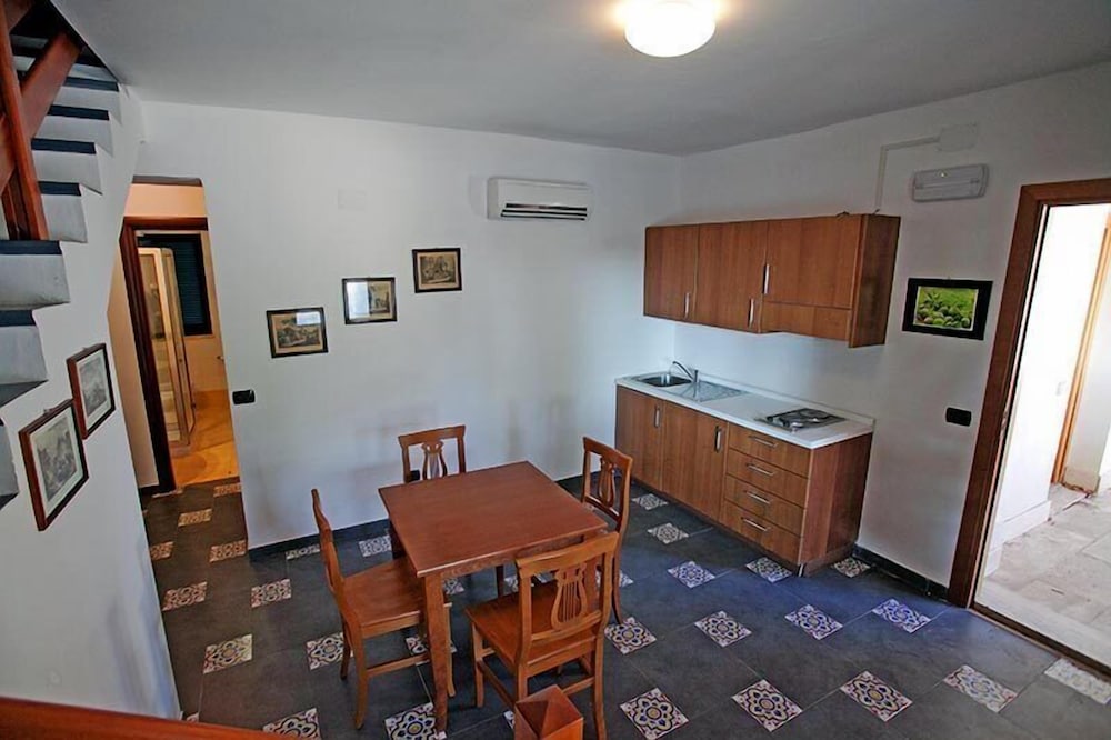 Comfort Duplex, Kitchen, Tower