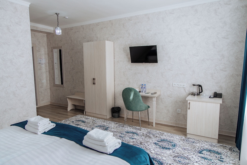Deluxe Double or Twin Room, Courtyard View
